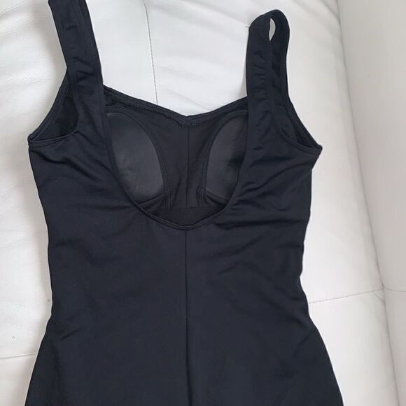 Calypoo Cove Black Center Sorunched Ruffle One Piece Swimsuit Size 10 - Picture 6 of 9